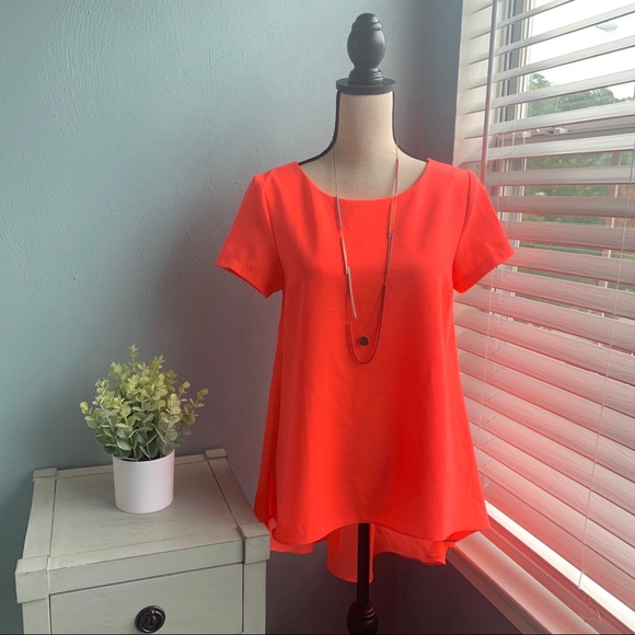 Altar'd State Tops - Altar’d State • Bright Pink Hi-Lo Top • Small